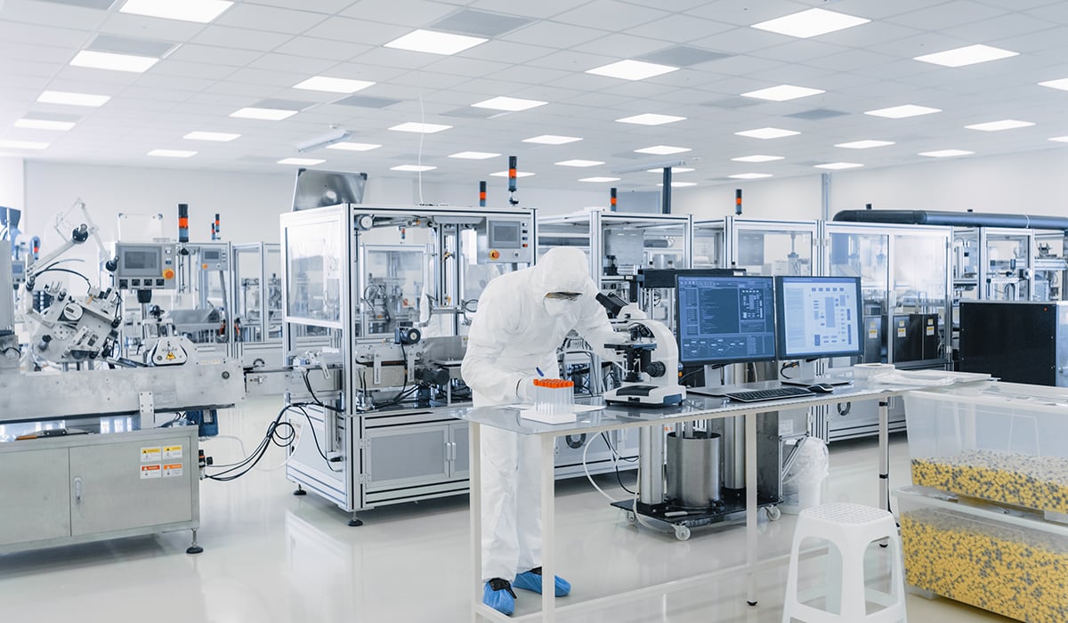 What Medical Device Manufacturers Need From Surface Cleanliness Testing